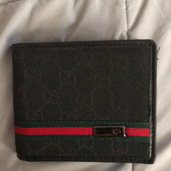 FAKE Gucci wallet